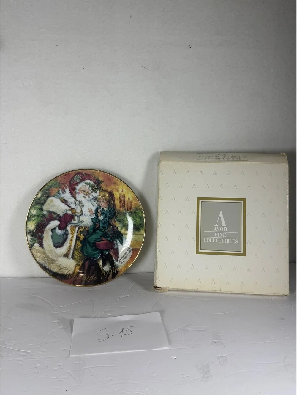 Avon 1994 The Wonder of Christmas Plate 22K Gold Trim S-15